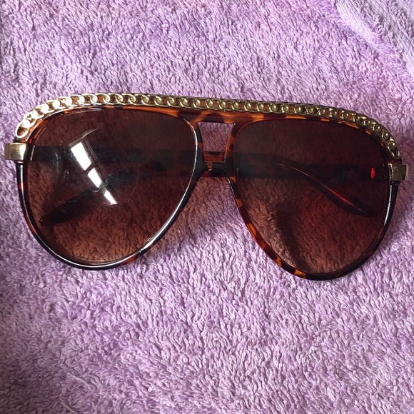 Big Bouji Style Aviator Sunglasses with Gold Chain rim Tortoiseshell frames - Picture 3 of 16